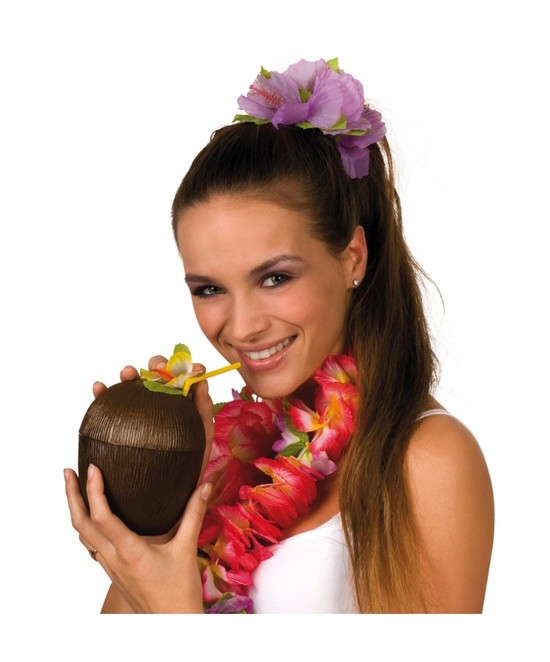 Coco Hawaiano con pajita para beber
